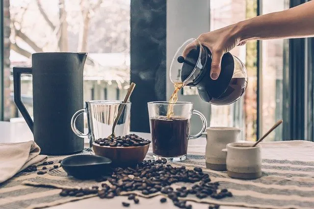 コーヒー豆から淹れたコーヒー