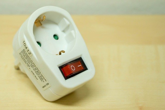 マウスのスイッチをONにしたまま放置すると電池の減りが早い